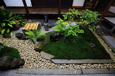 面相差 小型 日 式 庭園